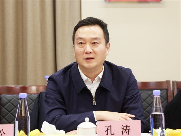 2L8A1113.jpg 2L8A1113.jpg