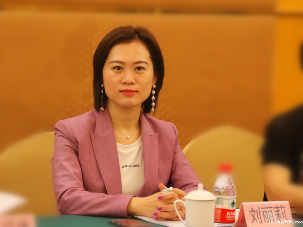 2L8A2215.jpg 2L8A2215.jpg