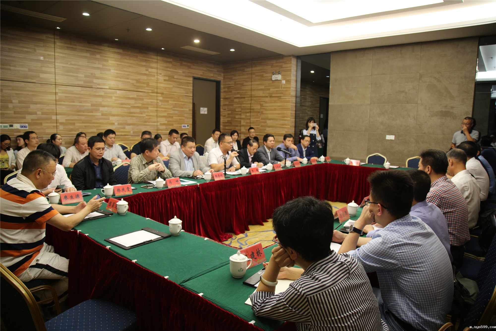 NX5G5529.jpg NX5G5529.jpg