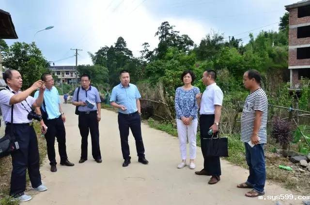 名誉会长韩国龙企业单位冠城大通进行“百企帮百村”精准扶贫实地调研考察