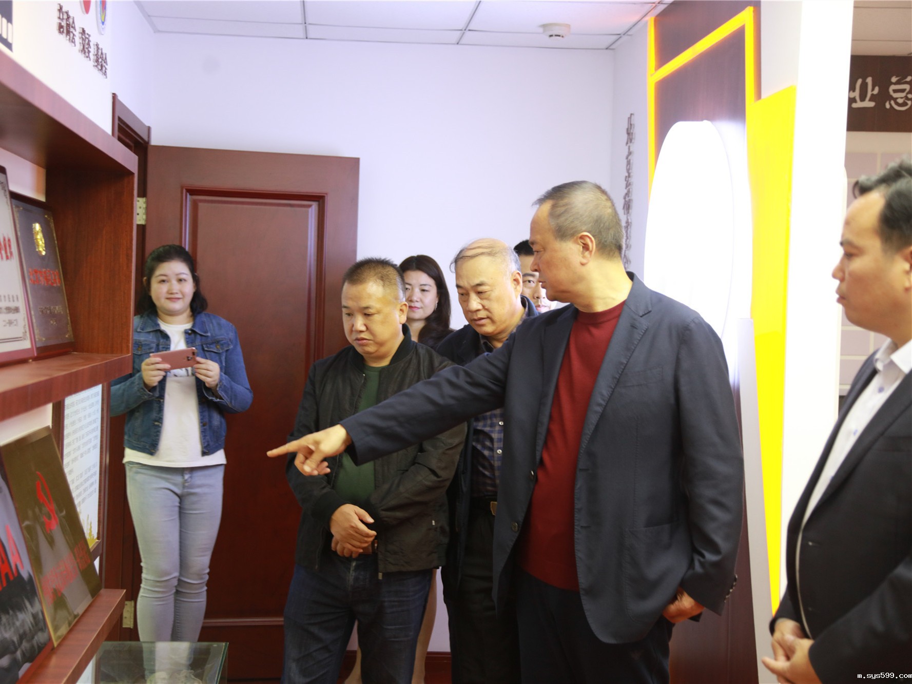 2L8A3995 - 副本.jpg 2L8A3995 - 副本.jpg