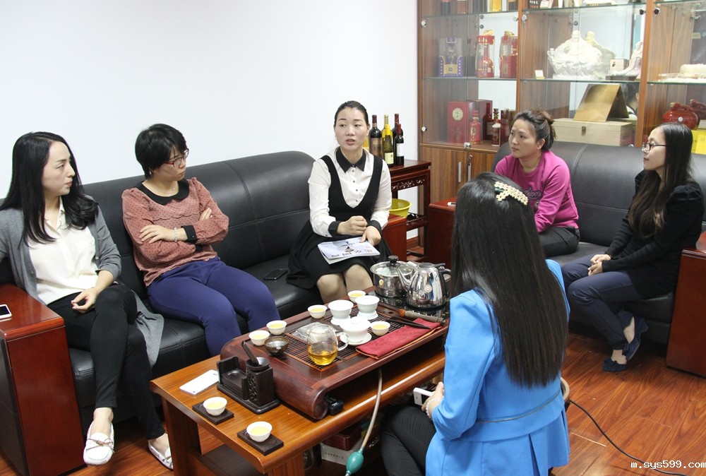 副会长李小燕：餐饮企业要苦练内功迎挑战